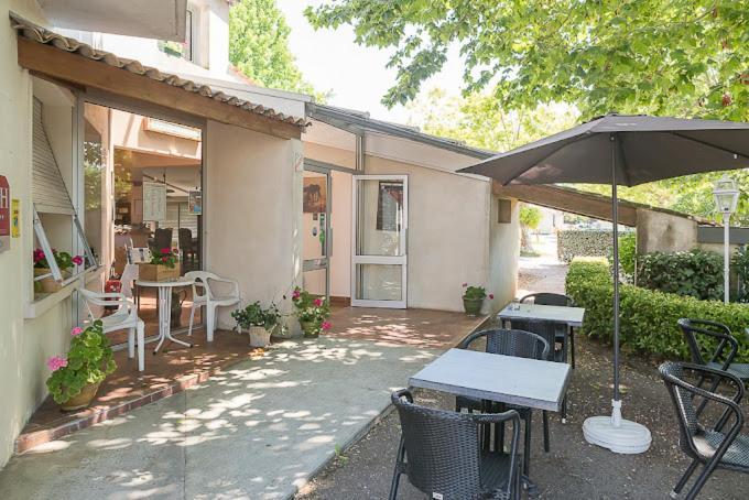 Hotel Platanes - Kb Hotel Group Etauliers Exterior photo