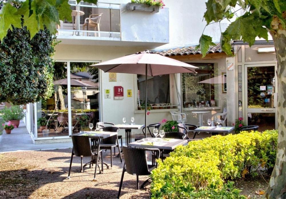 Hotel Platanes - Kb Hotel Group Etauliers Exterior photo